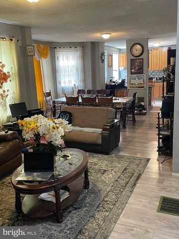 106 CHESTER PIKE, Darby, PA 19023