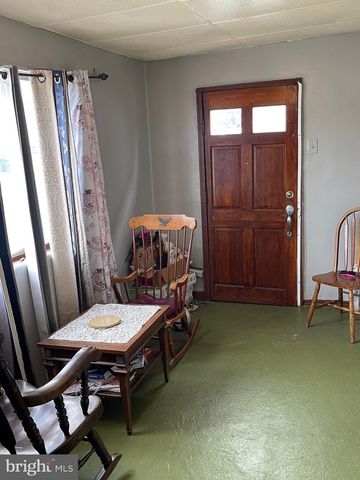 106 CHESTER PIKE, Darby, PA 19023