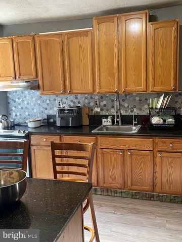 106 CHESTER PIKE, Darby, PA 19023