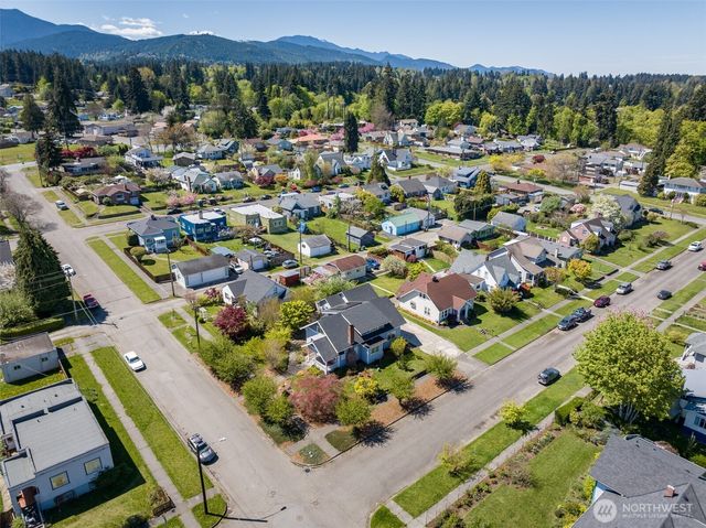 1304 S Oak St, Port Angeles, WA 98362