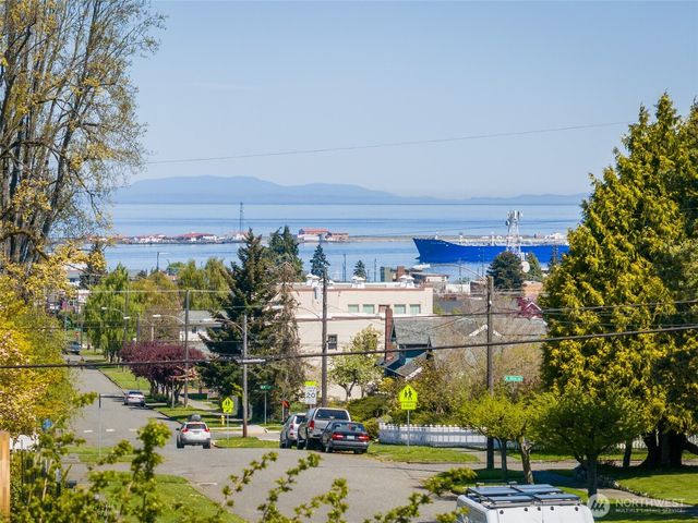 1304 S Oak St, Port Angeles, WA 98362