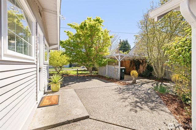 1304 S Oak St, Port Angeles, WA 98362
