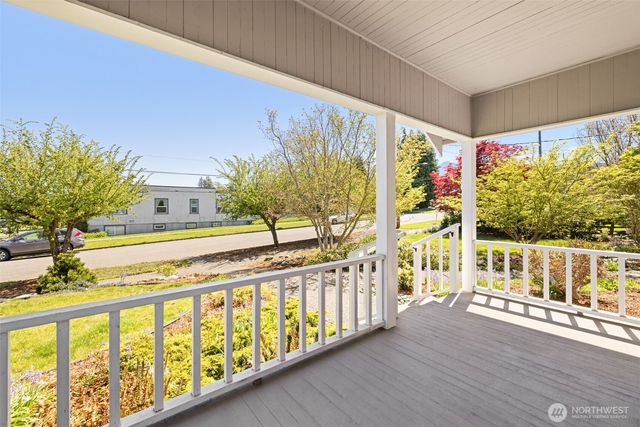 1304 S Oak St, Port Angeles, WA 98362