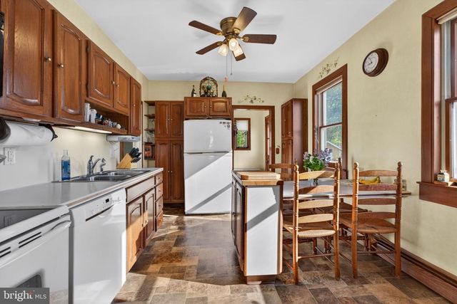 272 SKILLMAN RD, Skillman, NJ 08558