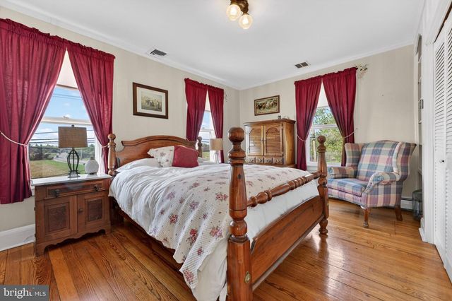 272 SKILLMAN RD, Skillman, NJ 08558