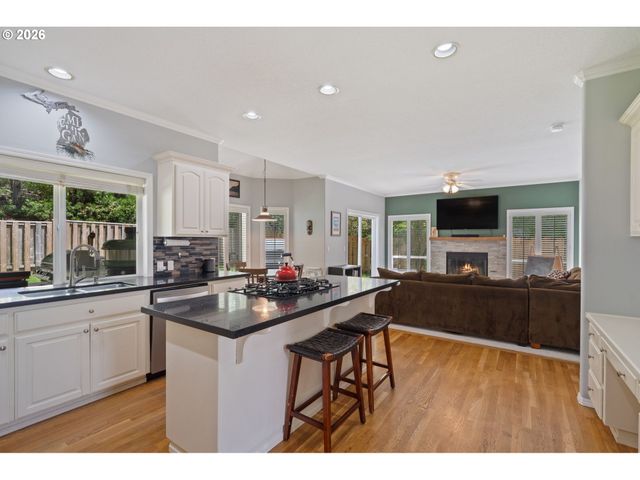 3527 COEUR D ALENE Dr, West Linn, OR 97068