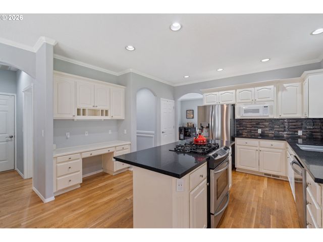 3527 COEUR D ALENE Dr, West Linn, OR 97068
