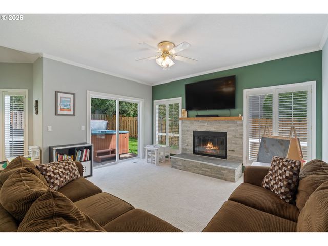 3527 COEUR D ALENE Dr, West Linn, OR 97068