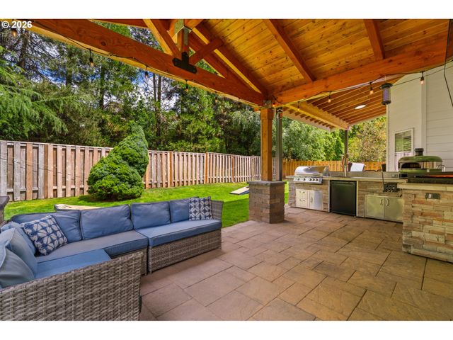 3527 COEUR D ALENE Dr, West Linn, OR 97068