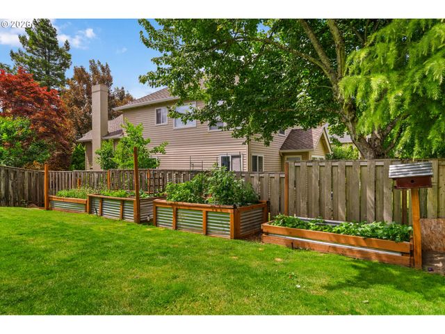 3527 COEUR D ALENE Dr, West Linn, OR 97068
