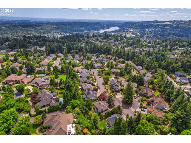 3527 COEUR D ALENE Dr, West Linn, OR 97068