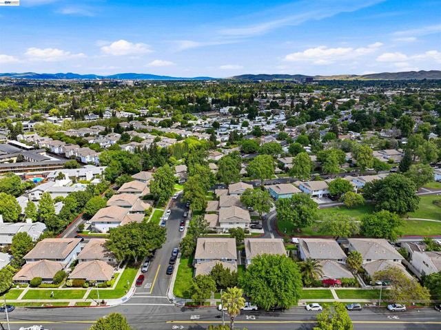 1060 Mohr Ln A, Concord, CA 94518