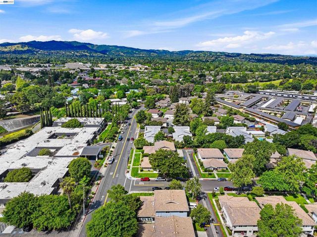 1060 Mohr Ln A, Concord, CA 94518