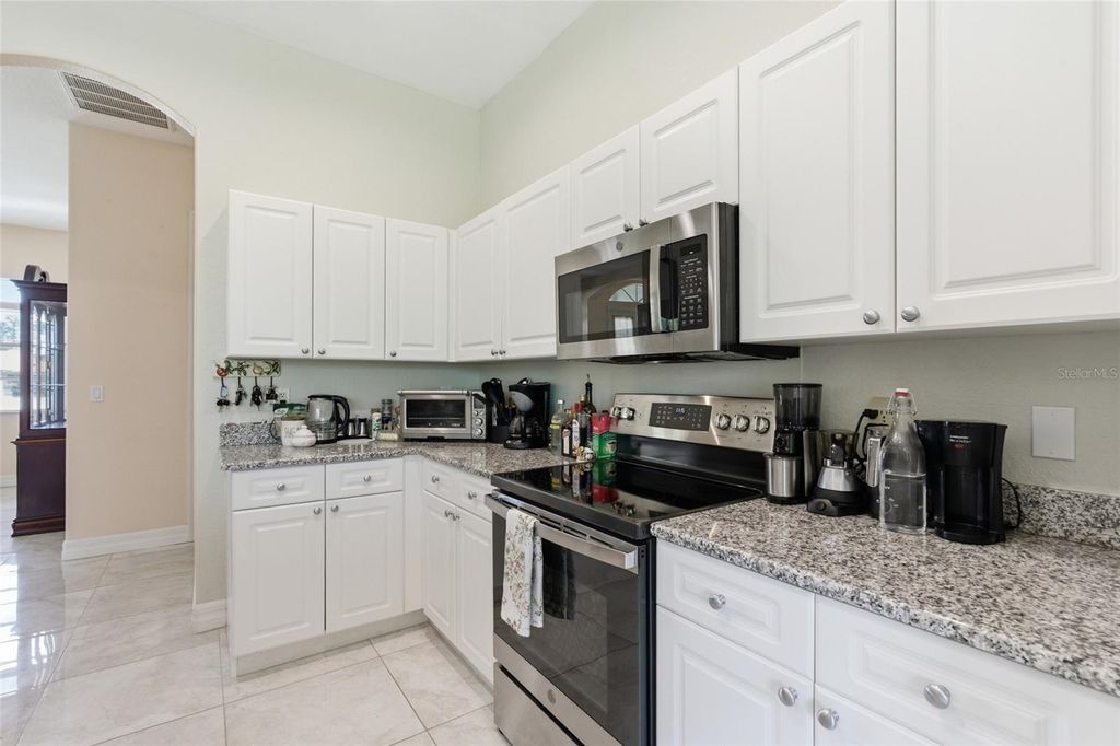 Image 17 of property listing at 5075 DELIGHT AVE, North Port, FL 34288