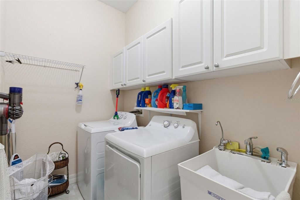 Image 38 of property listing at 5075 DELIGHT AVE, North Port, FL 34288