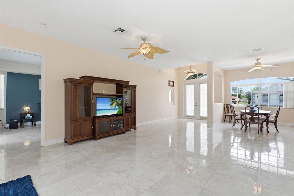 Image 10 of property listing at 5075 DELIGHT AVE, North Port, FL 34288