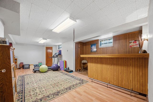 427 S Glenn St, Wichita, KS 67213