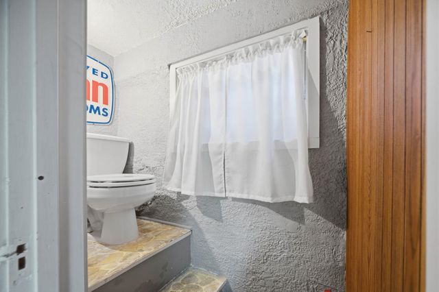 427 S Glenn St, Wichita, KS 67213