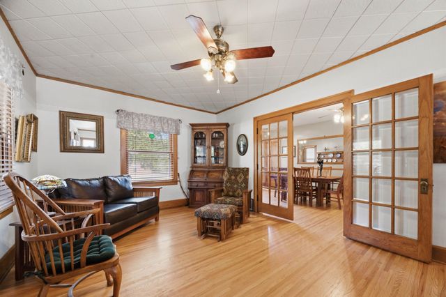 427 S Glenn St, Wichita, KS 67213