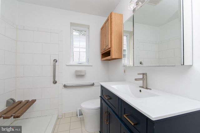 1137 LAKESHORE DR, Haddon Township, NJ 08108