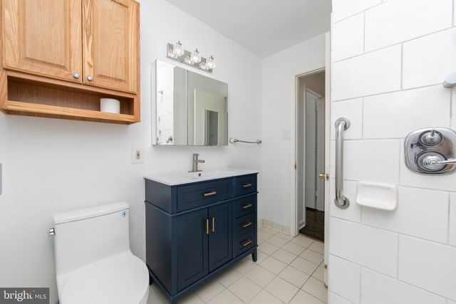 1137 LAKESHORE DR, Haddon Township, NJ 08108