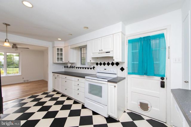 1137 LAKESHORE DR, Haddon Township, NJ 08108