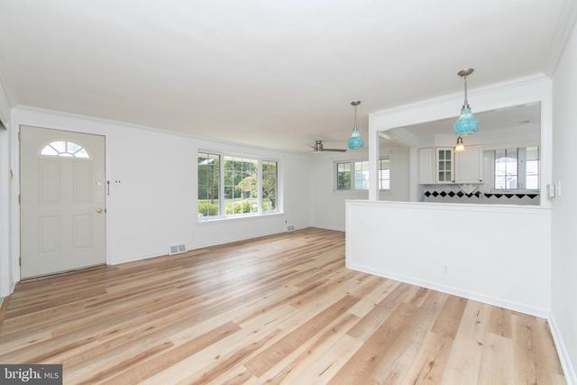 1137 LAKESHORE DR, Haddon Township, NJ 08108