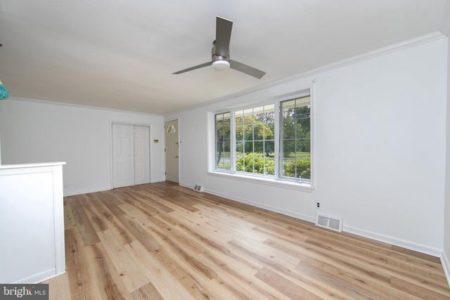 1137 LAKESHORE DR, Haddon Township, NJ 08108