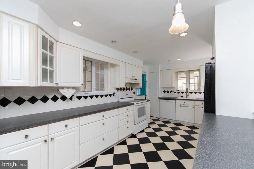 1137 LAKESHORE DR, HADDON TOWNSHIP, NJ 08108 — photo 4