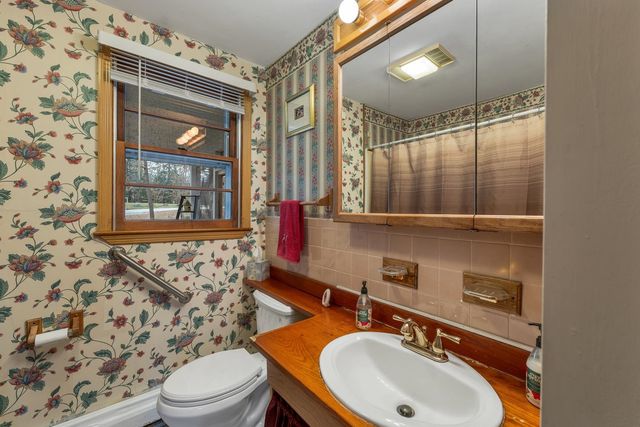 96 Dam Site Road, Barnstead, NH 03225