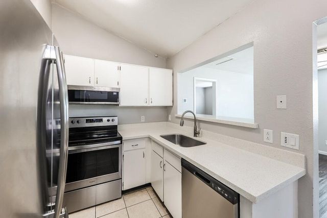 12323 N 86th Lane, Peoria, AZ 85381