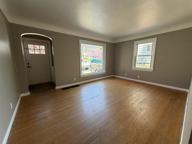 1436 Linwood Street, Grand Rapids, MI 49507