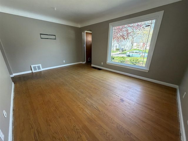 1436 Linwood Street, Grand Rapids, MI 49507