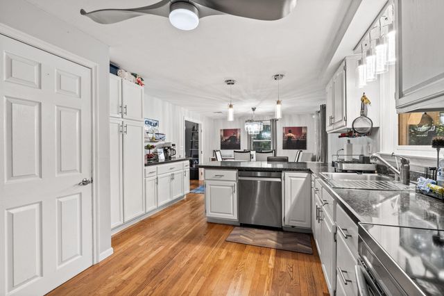 26 Holts Point Road, Hampstead, NH 03841