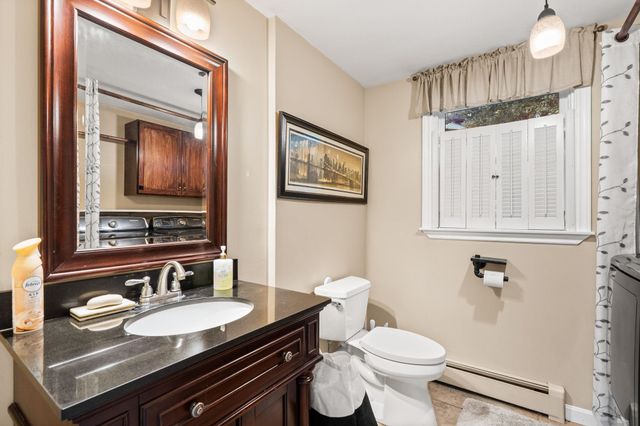 26 Holts Point Road, Hampstead, NH 03841