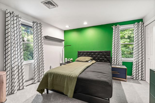 26 Holts Point Road, Hampstead, NH 03841