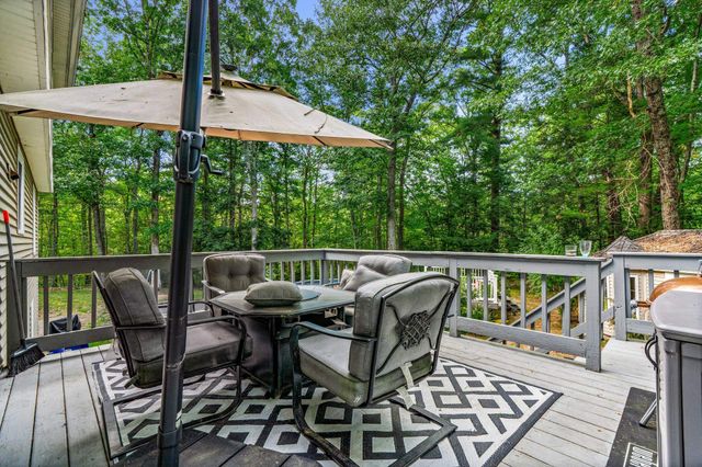 26 Holts Point Road, Hampstead, NH 03841