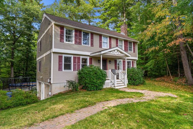 26 Holts Point Road, Hampstead, NH 03841
