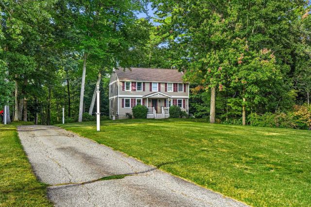 26 Holts Point Road, Hampstead, NH 03841