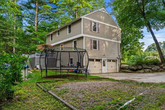 26 Holts Point Road, Hampstead, NH 03841