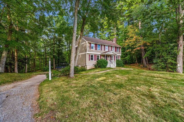 26 Holts Point Road, Hampstead, NH 03841