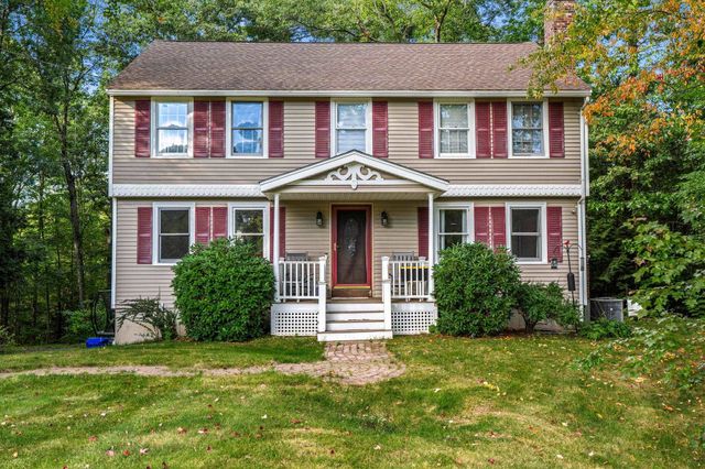 26 Holts Point Road, Hampstead, NH 03841