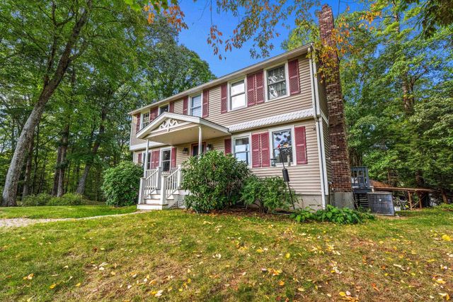 26 Holts Point Road, Hampstead, NH 03841