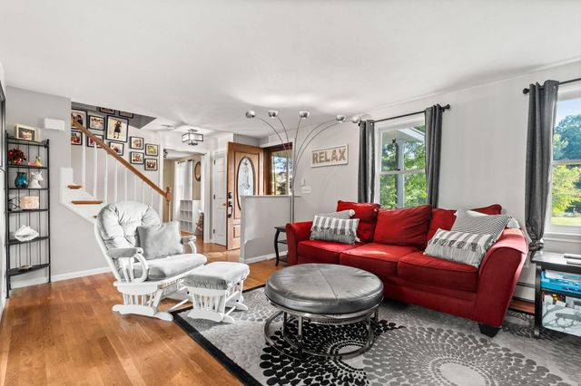 26 Holts Point Road, Hampstead, NH 03841