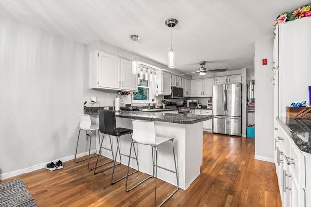 26 Holts Point Road, Hampstead, NH 03841