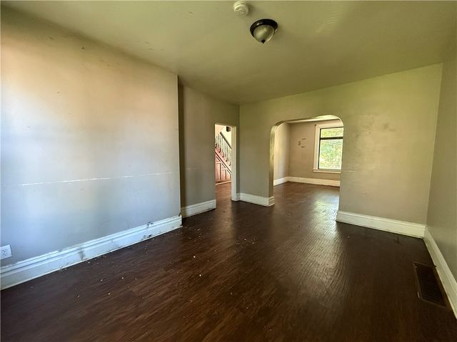 300 Langley Ave, Perry Hilltop, PA 15214
