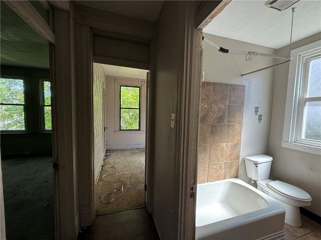 300 Langley Ave, Perry Hilltop, PA 15214