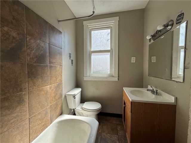 300 Langley Ave, Perry Hilltop, PA 15214