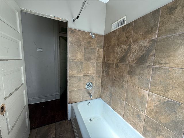 300 Langley Ave, Perry Hilltop, PA 15214
