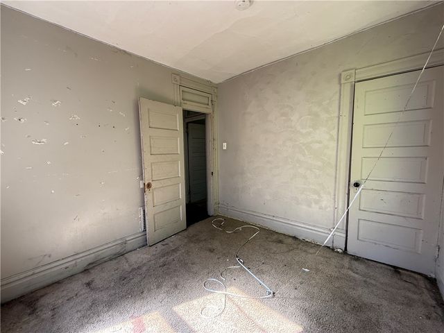 300 Langley Ave, Perry Hilltop, PA 15214